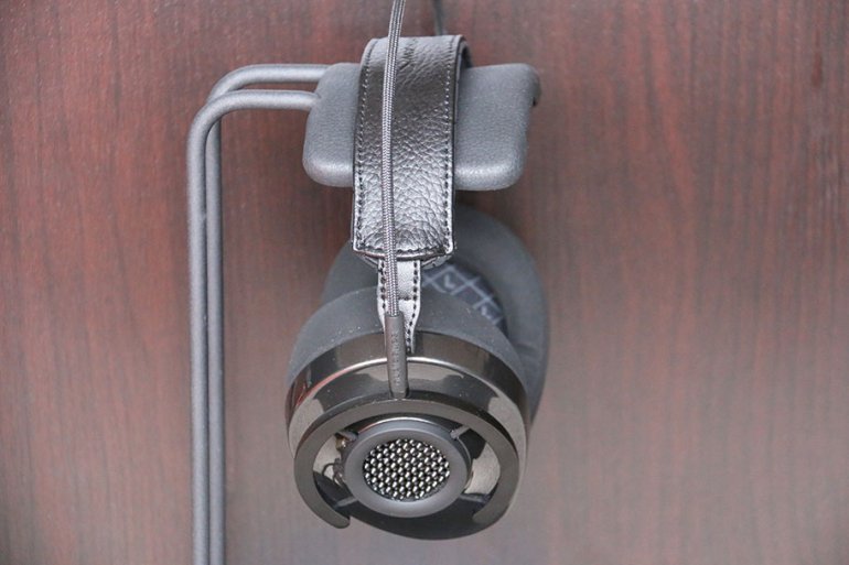 Review: AudioQuest NightHawk Carbon | The Master Switch